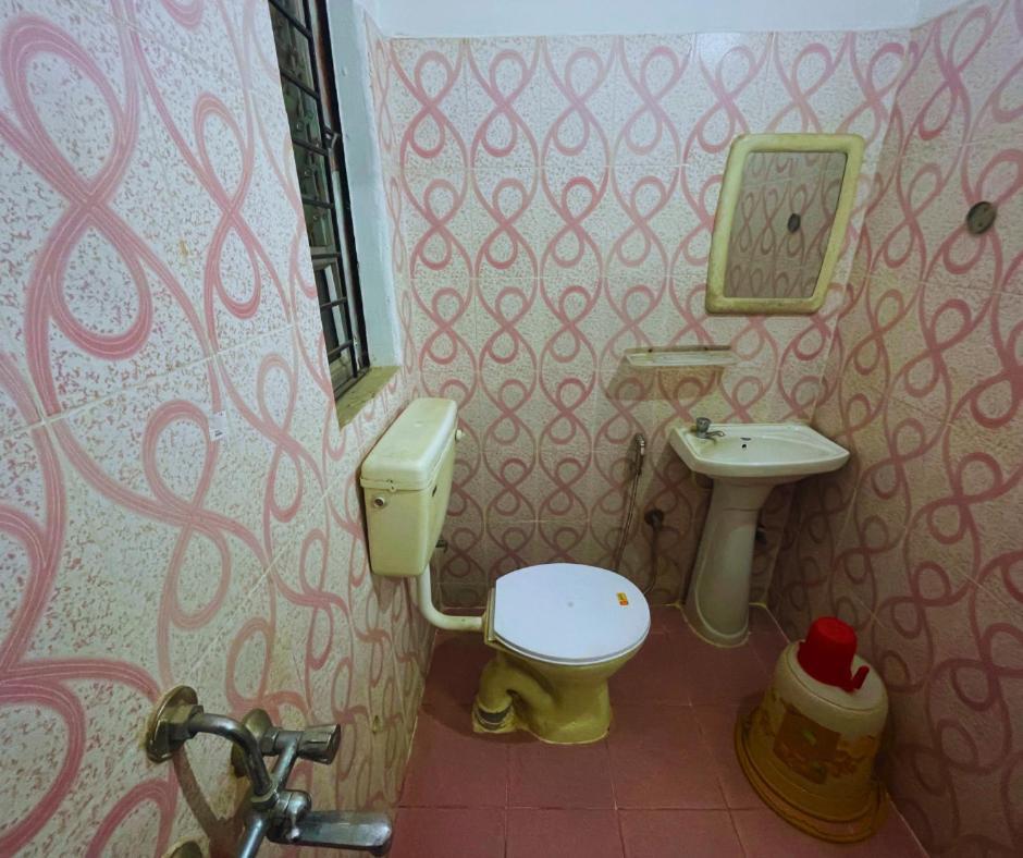 Hotel H K Residency Near Kalakshetra Guwahati Exterior foto