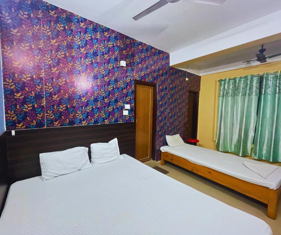 Hotel H K Residency Near Kalakshetra Guwahati Exterior foto
