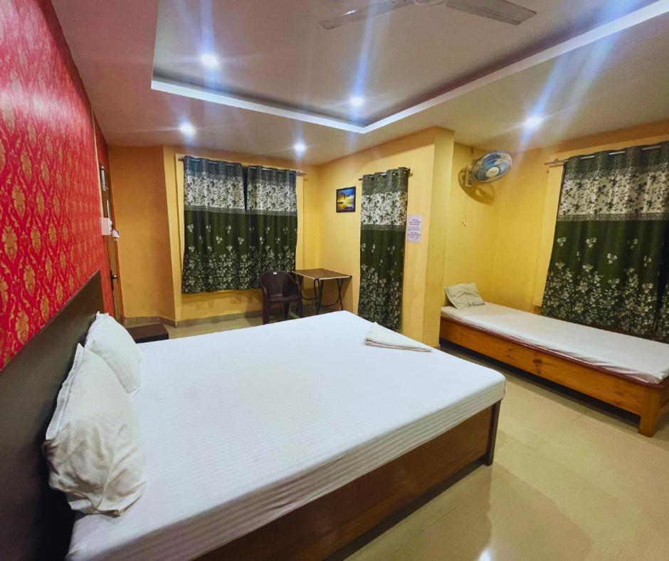 Hotel H K Residency Near Kalakshetra Guwahati Exterior foto